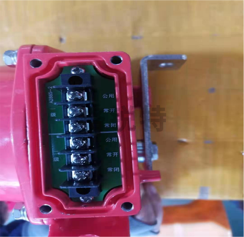 接線(xiàn)腔型拉繩開(kāi)關(guān) 接線(xiàn)腔型拉繩開(kāi)關(guān)